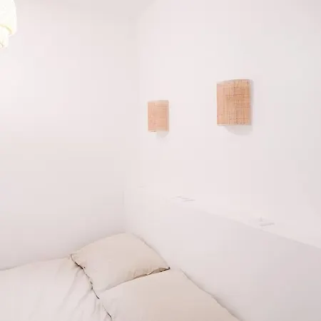 We Parisian The Marais Cozy Apartment *