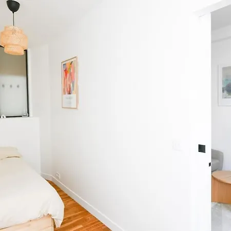 Apartment We Parisian The Marais Cozy Paris