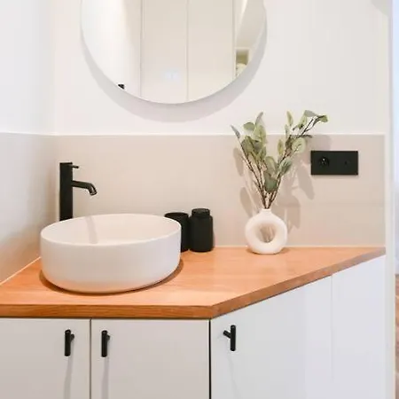 We Parisian The Marais Cozy Apartment